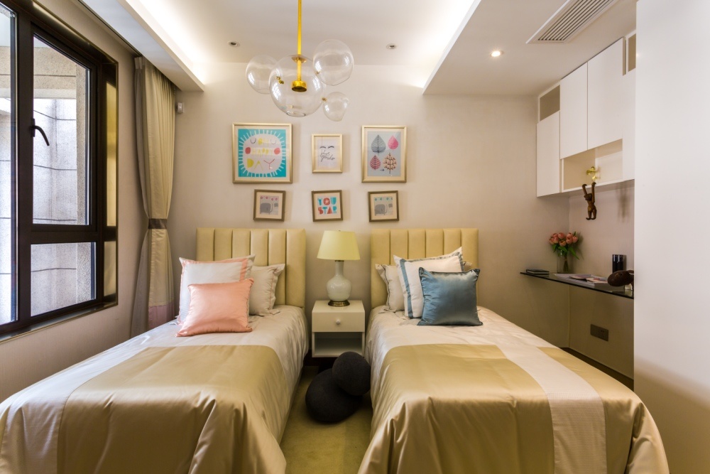 何选择适合家中摆放的实木餐桌椅？开元棋牌